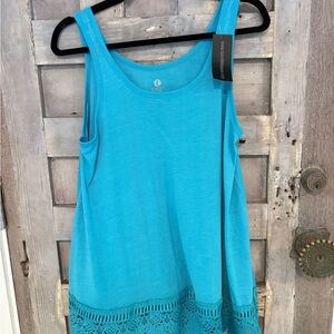 Blue Sleeveless tank  Top with Lace Hem size large nwt